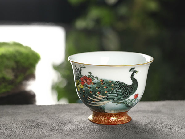 釉下五彩孔雀杯9800